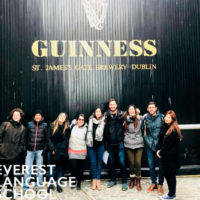 Academia inglés Dublín Everest actividades alumnos visitas fabrica guinness