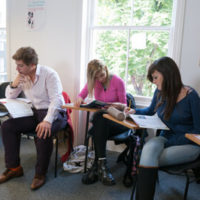 Curso inglés preparación exámenes Londres Delfin